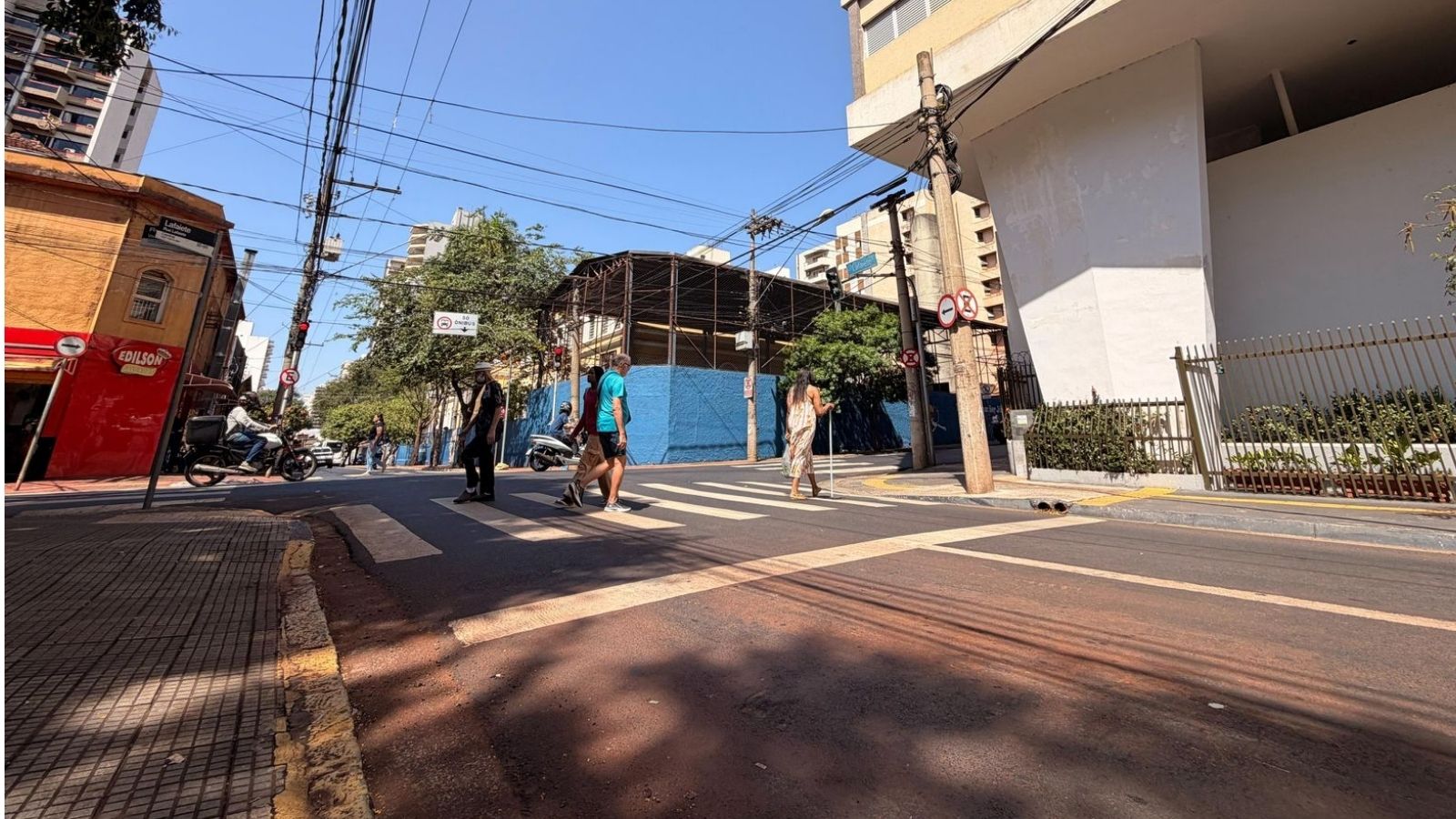 Saerp realiza reparo emergencial na rede de esgoto na região central
