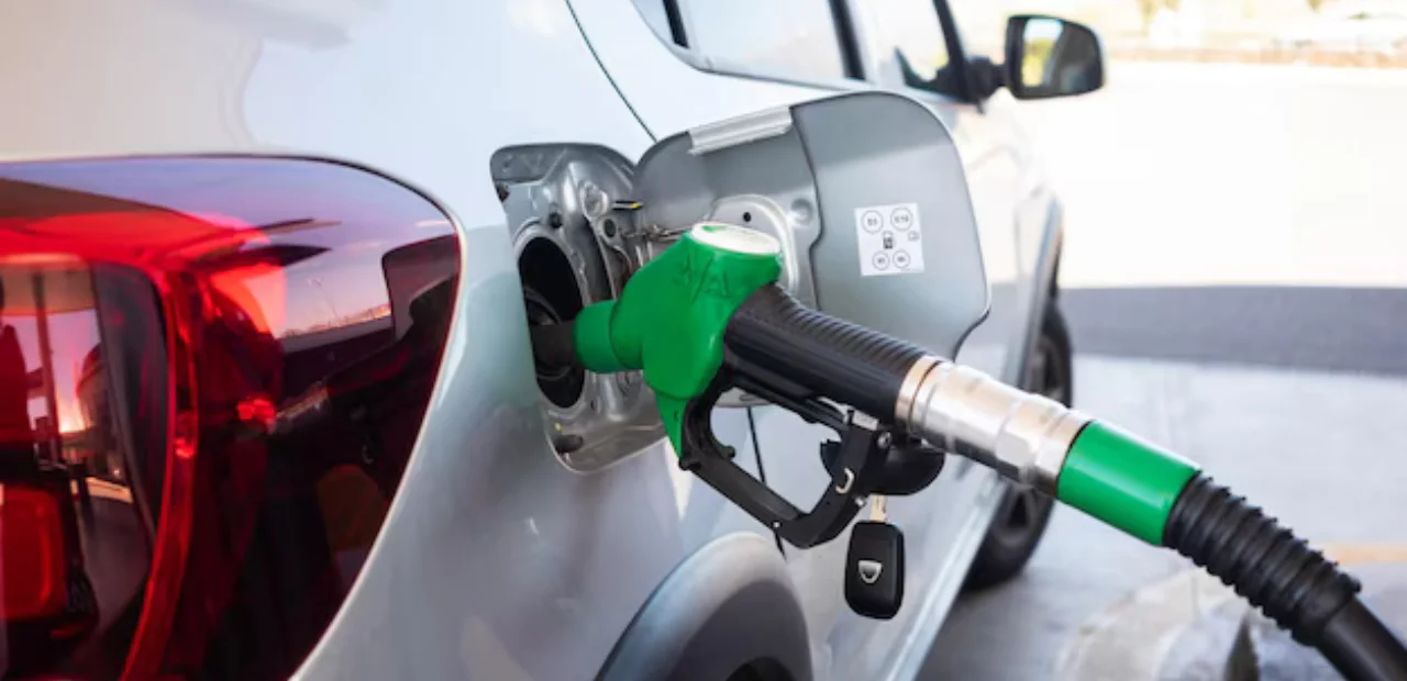 Gasolina comum passa a ter 32% de etanol anidro em sua composição