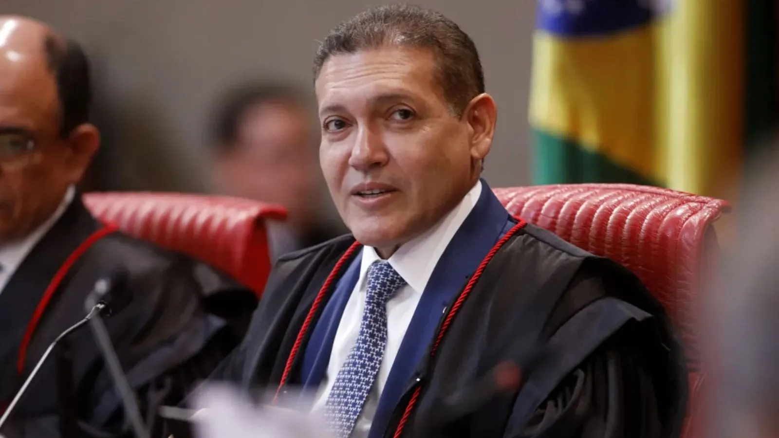 TSE suspende julgamento de ação do PT para ampliar fundo eleitoral e trava repasse a todos partidos