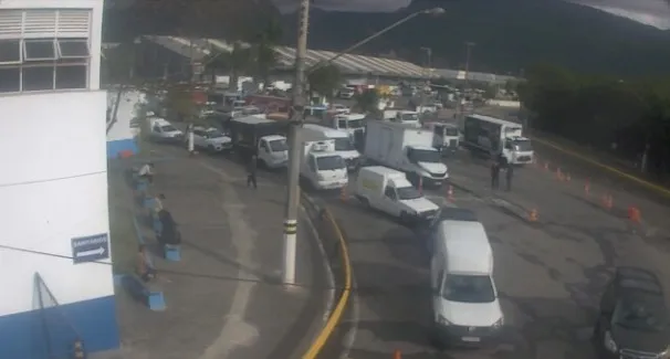 Balsa entre São Sebastião e Ilhabela é suspensa por ventos fortes