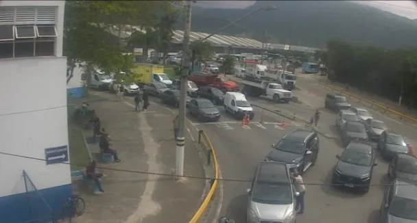 Ventos fortes paralisam travessia de balsa entre São Sebastião e Ilhabela