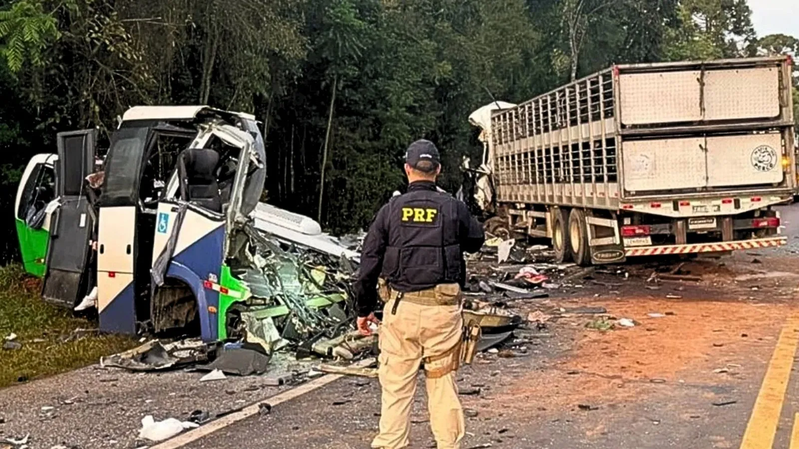 ‘Cidade inteira está em choque’, diz moradora de Imbituva (PR) após acidente com 23 mortes