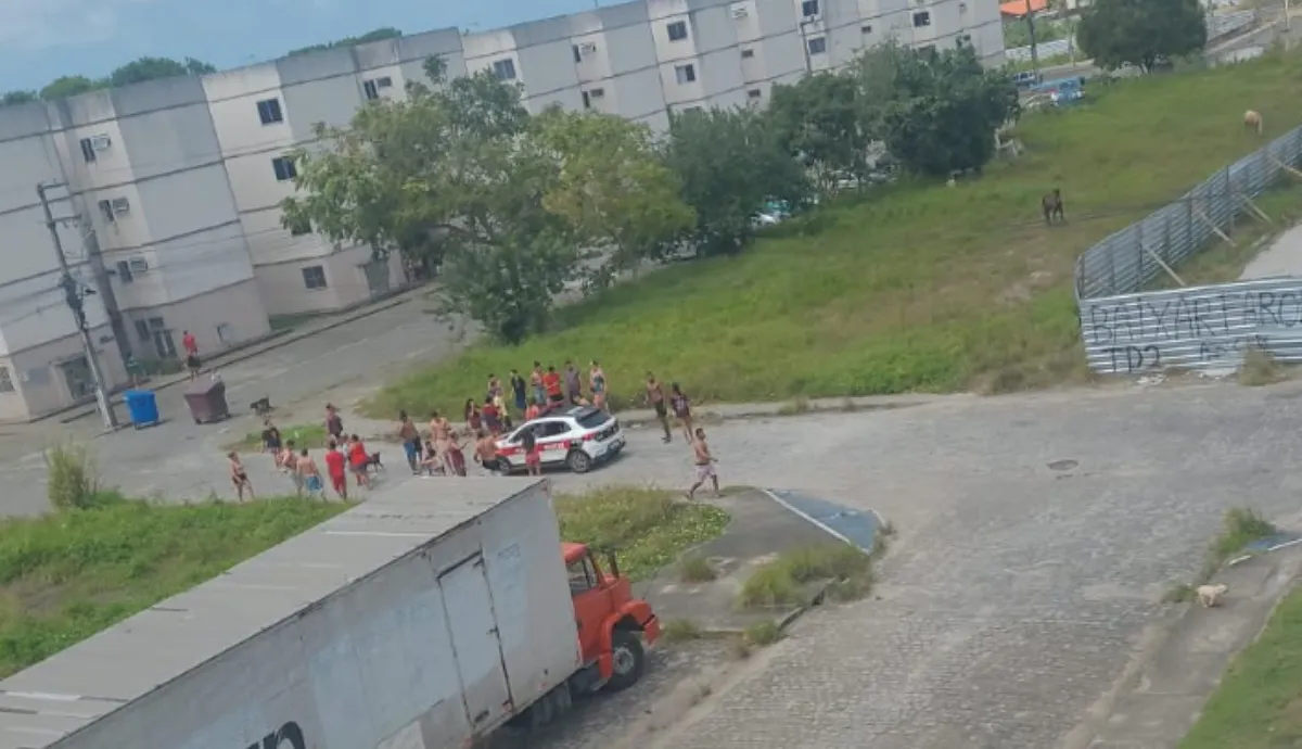 Cabeça humana é lançada na rua após disparos em comunidade de João Pessoa