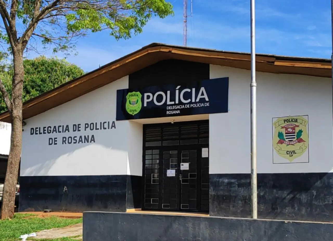 Homem é preso em flagrante por tentar matar mulher a facadas