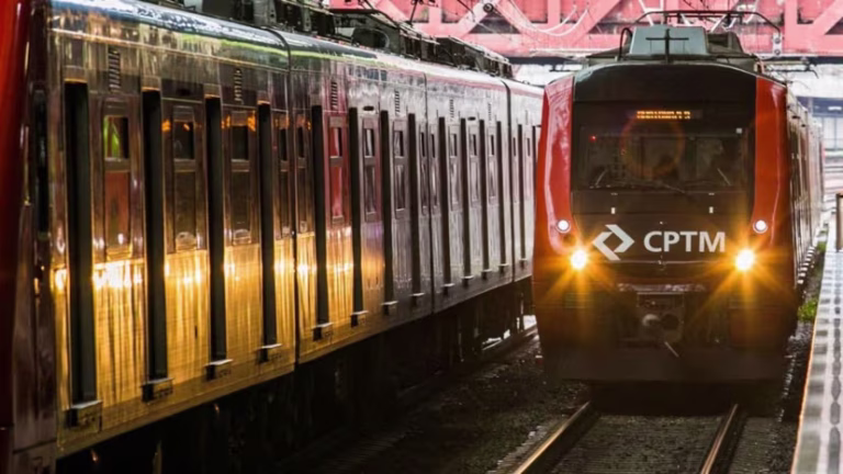 Homem fica gravemente ferido após ser atropelado por trem da linha 7-rubi em SP