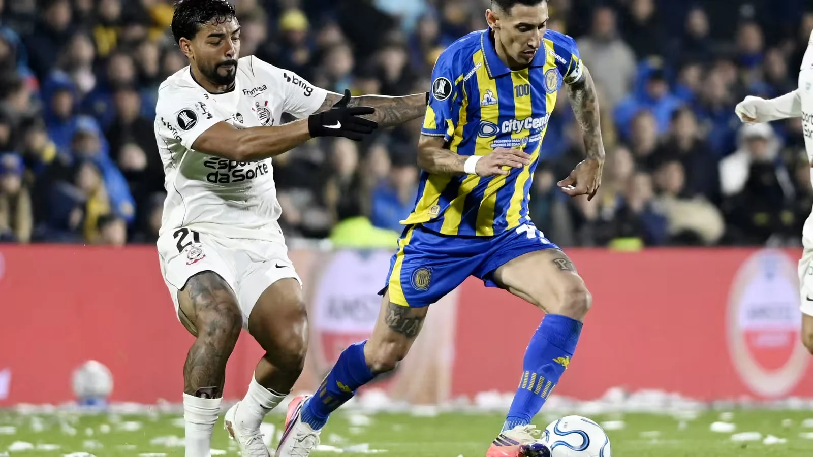 Corinthians fica com um a menos, mas deixa Argentina viva na Copa Libertadores