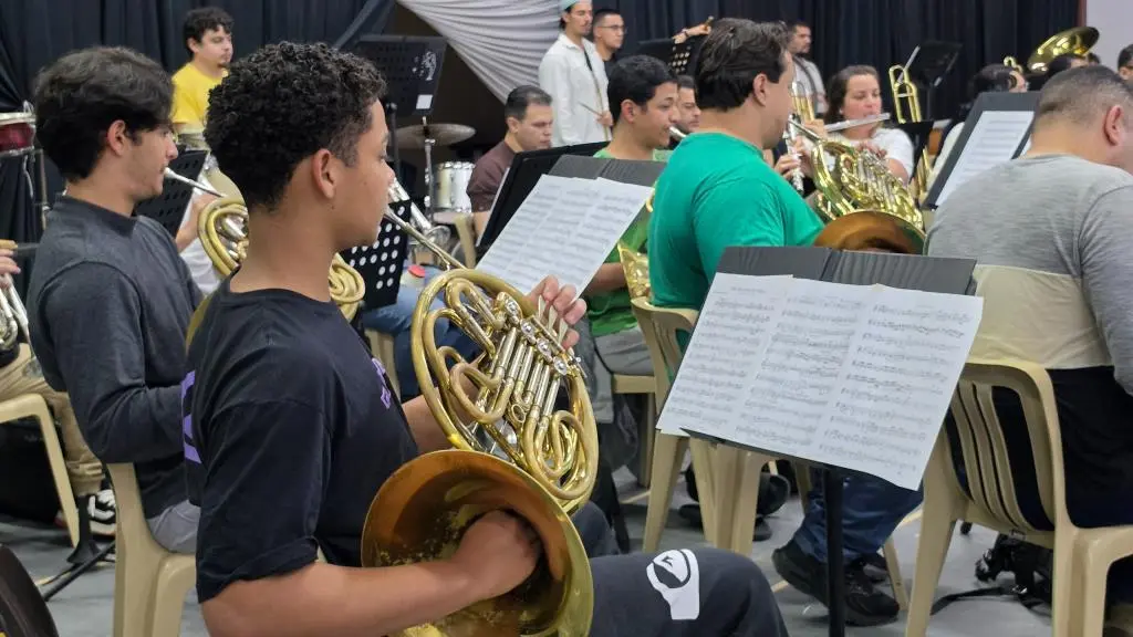 Banda Sinfônica e Orquestra Jovem de Taubaté se apresentam gratuitamente no Sesc nesta semana