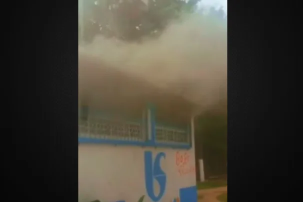 Curto-circuito provoca princípio de incêndio em estação da Sabesp no Guarujá