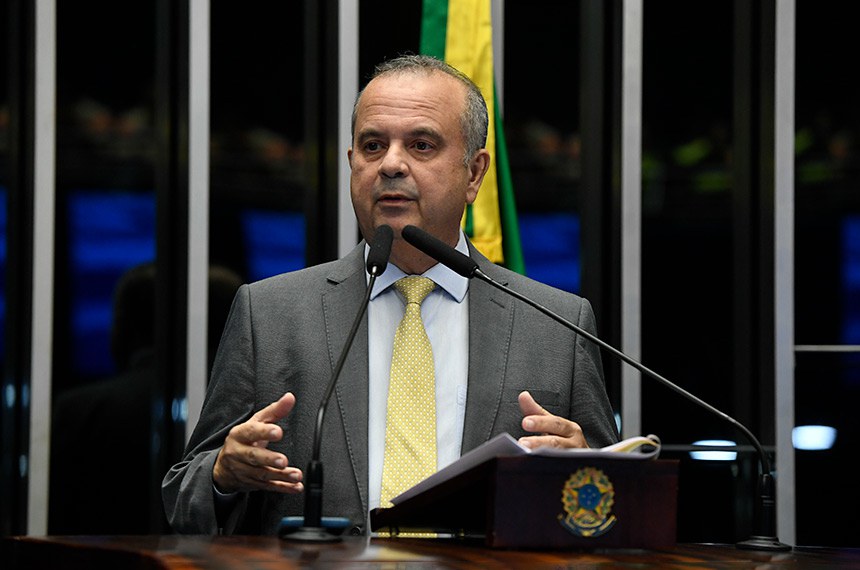 Coordenador de Flávio Bolsonaro quer discutir fim da escala 6×1 só após eleição