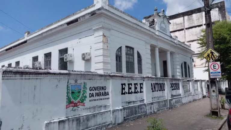 Escola pública é arrombada pela 4ª vez em João Pessoa e tem equipamentos furtados